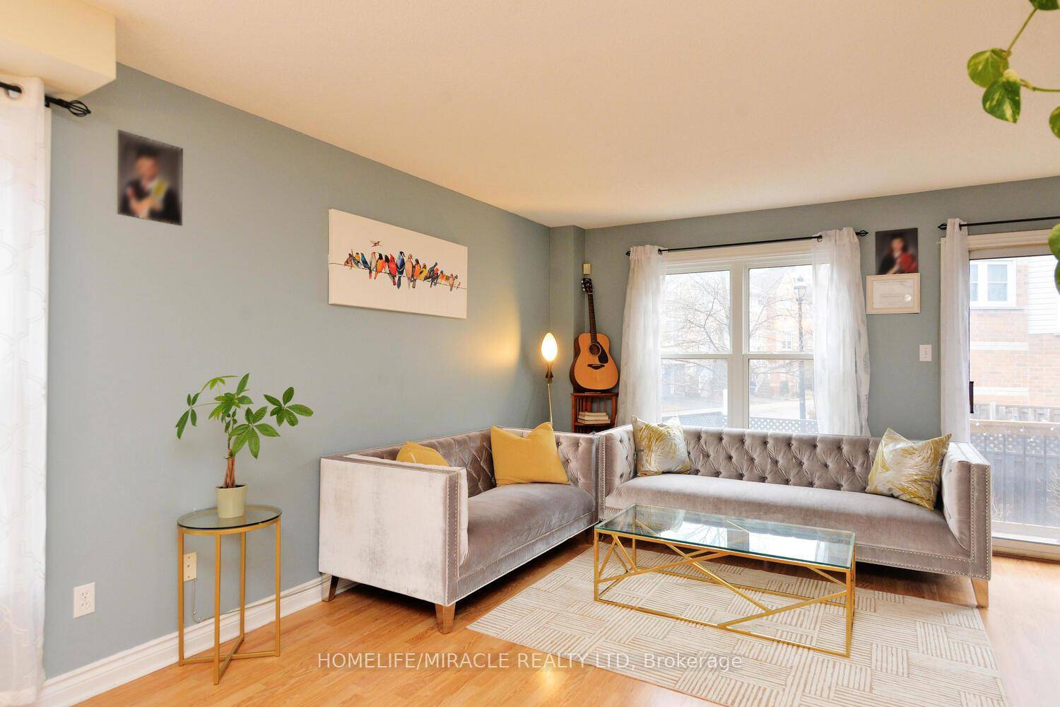 Bright, Beautiful, Updated Move In Ready End Unit 3 bedroom 3 washroom Townhouse with Finished basement with separate entrance with very low maintenance.