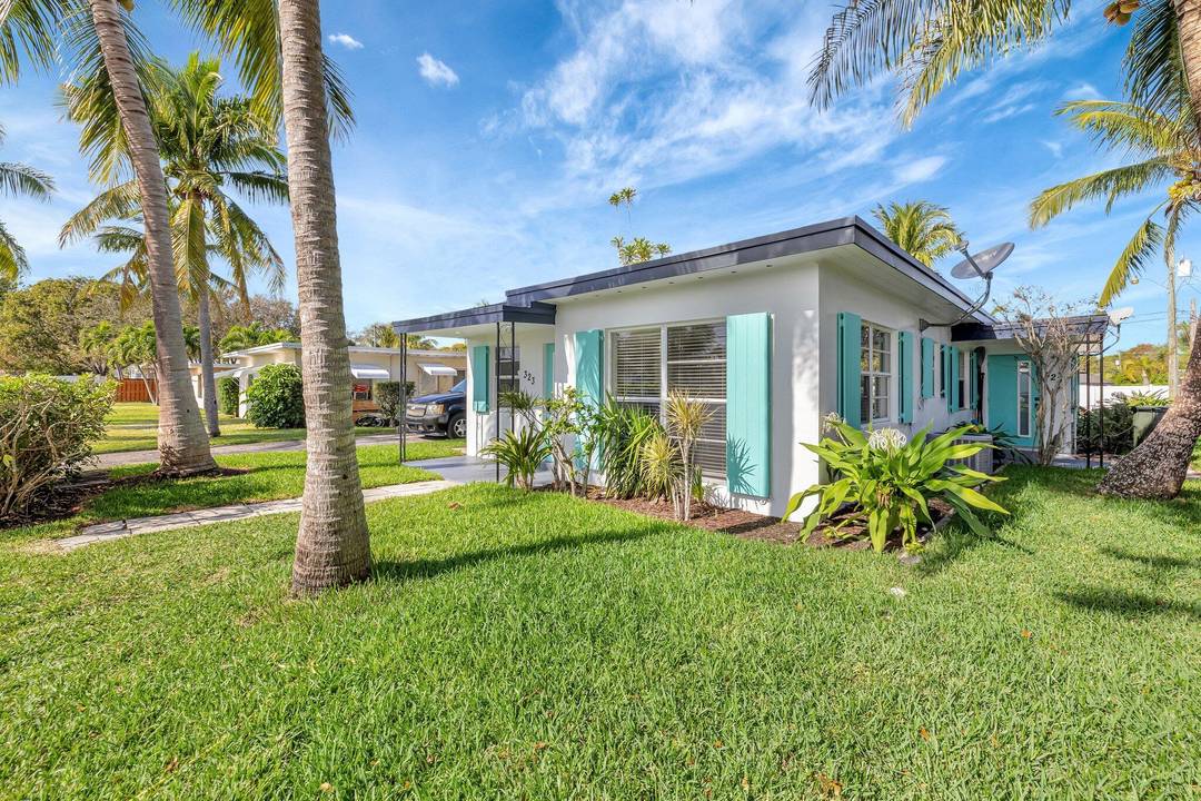 Modern Triplex in Prime Delray Beach Location !