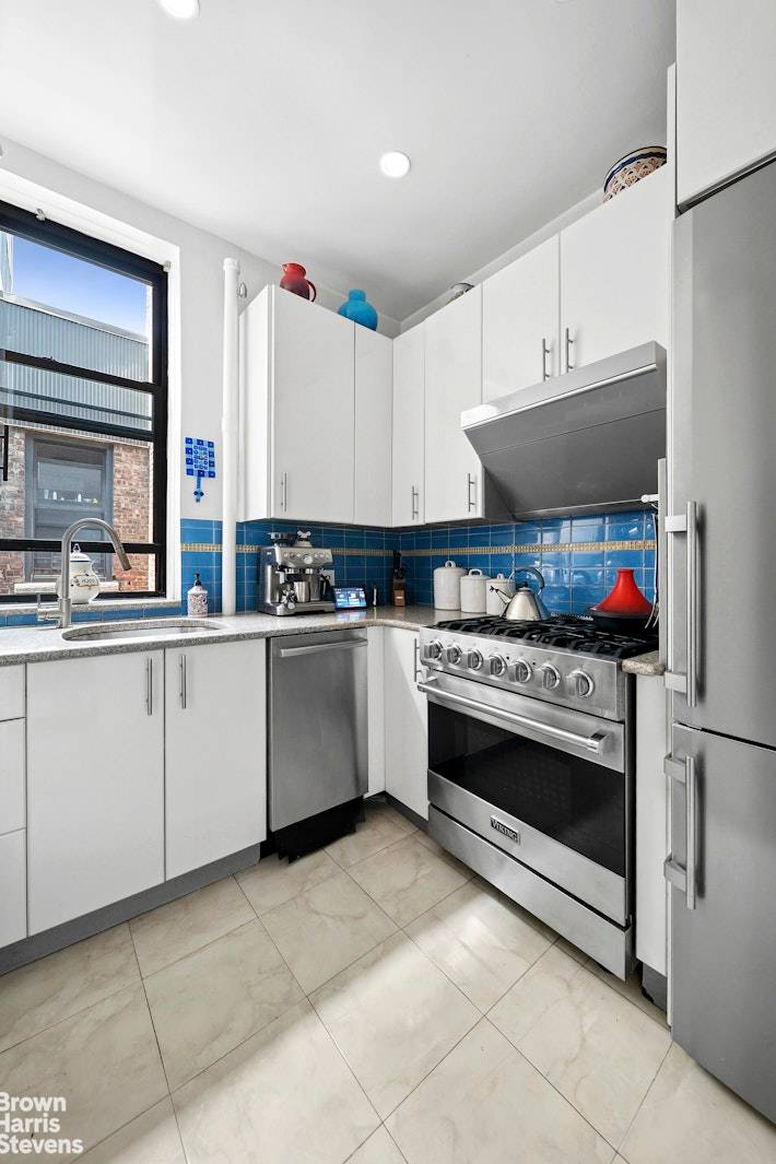 You made it ! You have reached your dream sun filled one bedroom home near Riverside Park and the Hudson river.