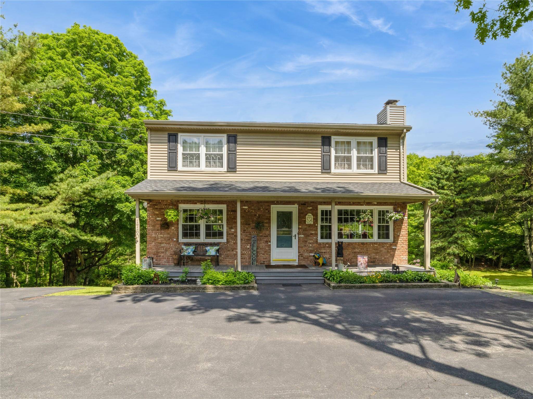Want country living at its finest ?