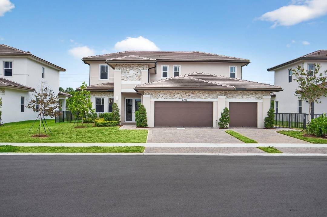 Why wait to build ? Own this brand new Scottsdale model in Crescent Ridge, Davie !