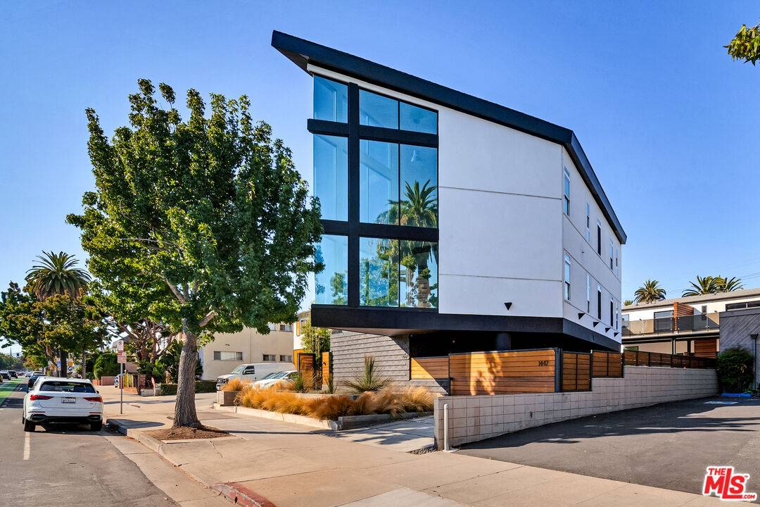 1447 11th St 10BR Santa Monica La