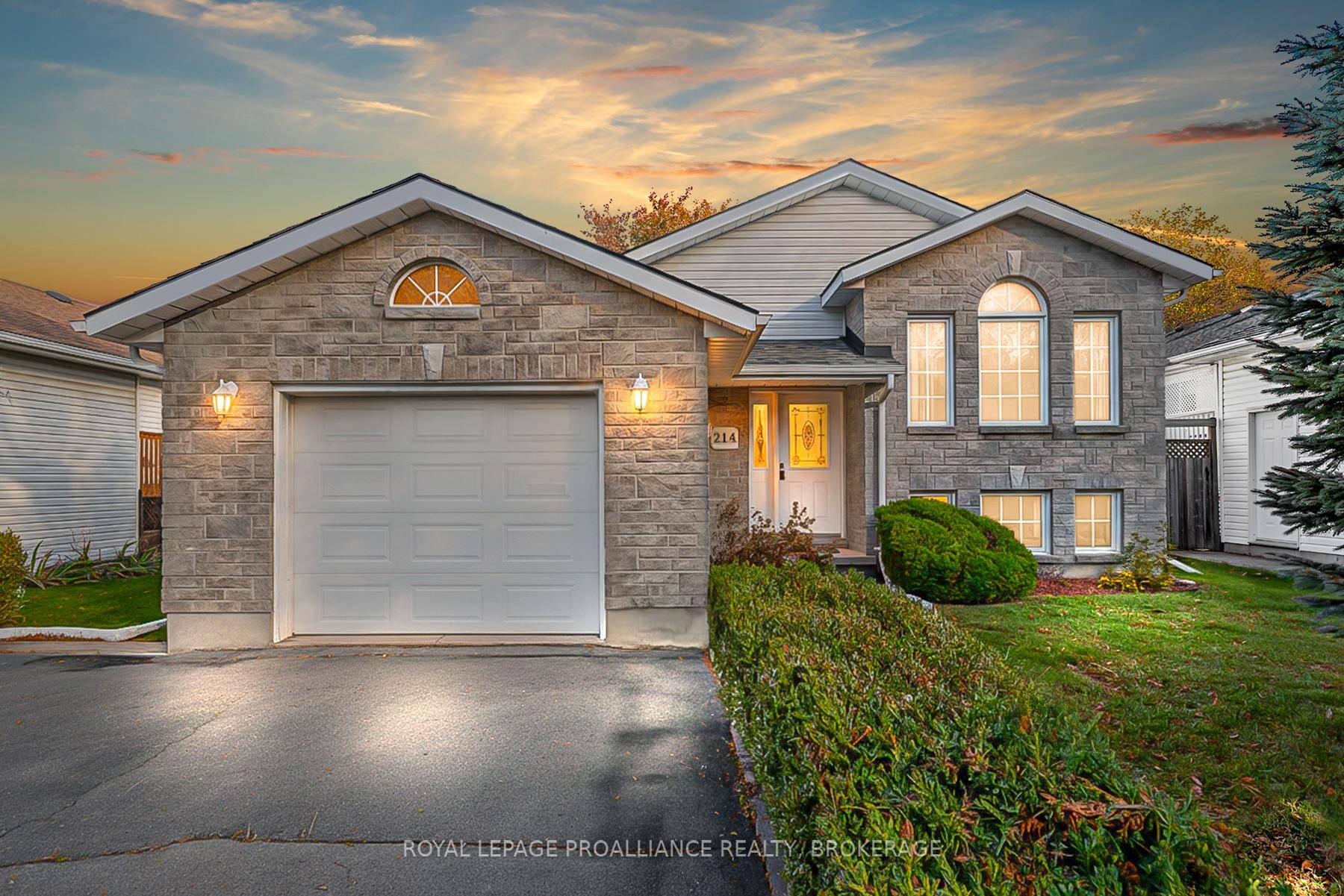 A solid home in an unbeatable location !