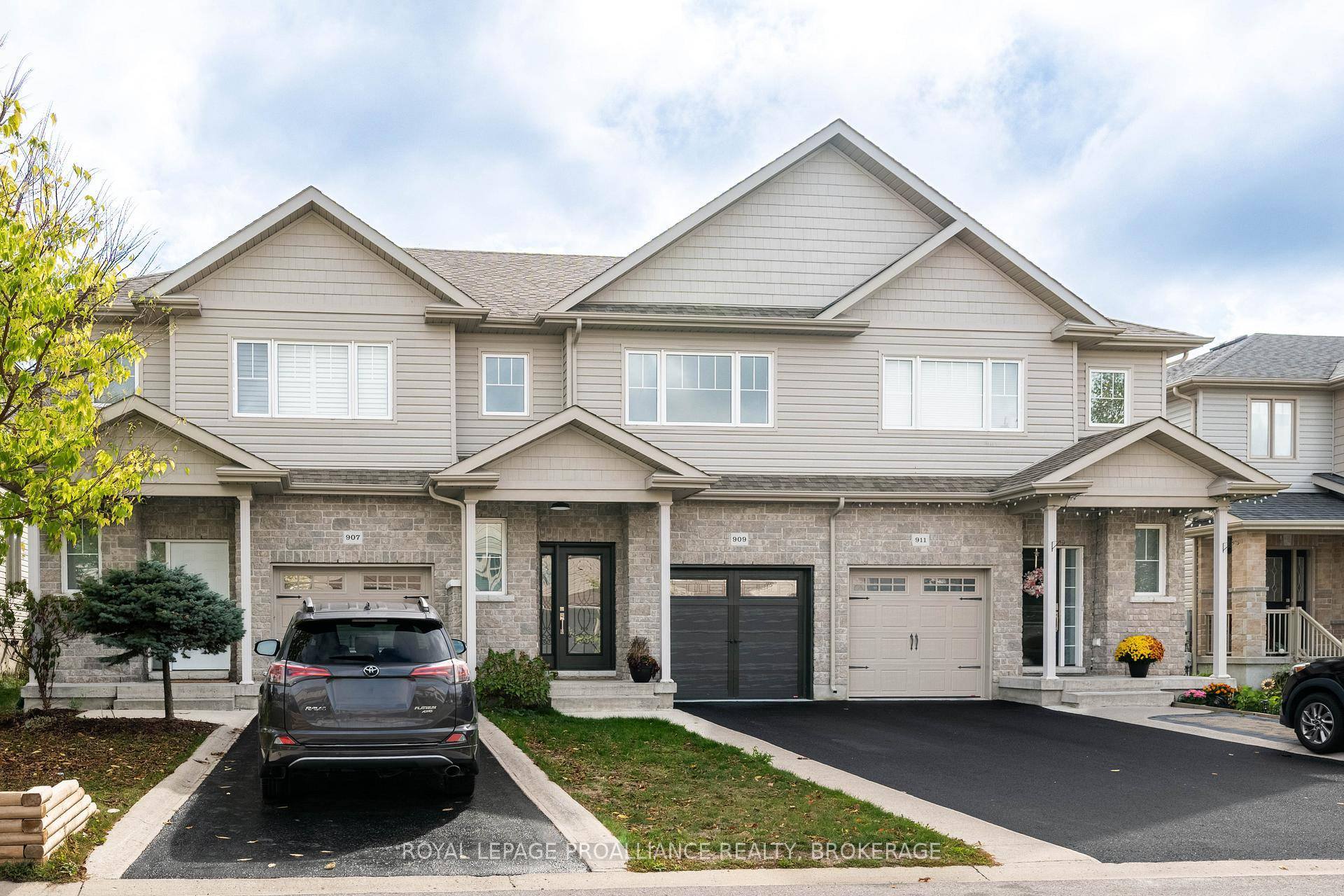 Stunning James Selkirk built home in the sought after Woodhaven neighborhood.