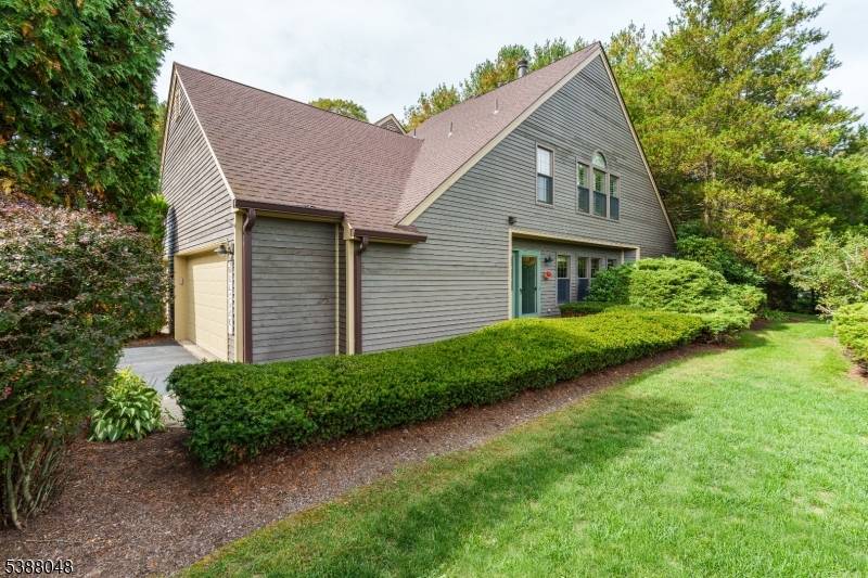 Spacious End Unit on Corner Lot with a 2 Car Garage this Quincy Model Townhome offers 1500 sq ft, 2 bedrooms, 2.