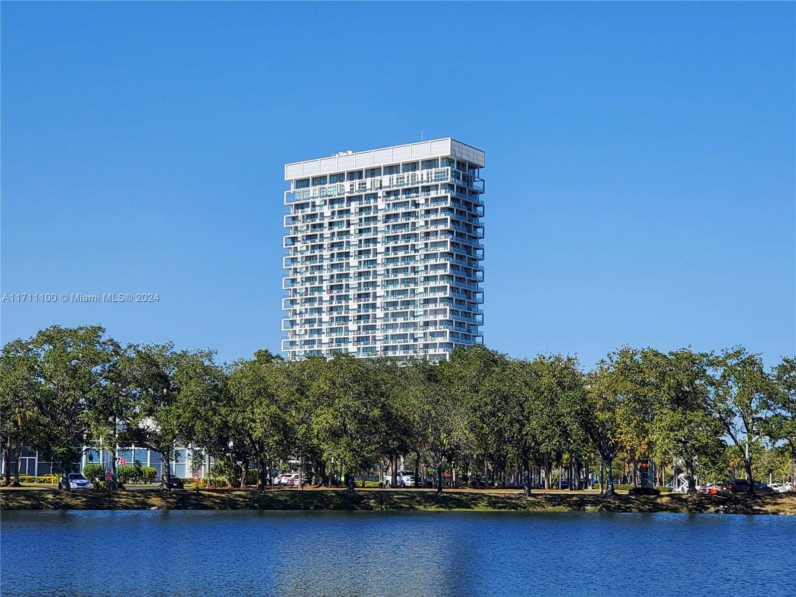 Elegant three bedroom condo in the luxurious Metropica complex.