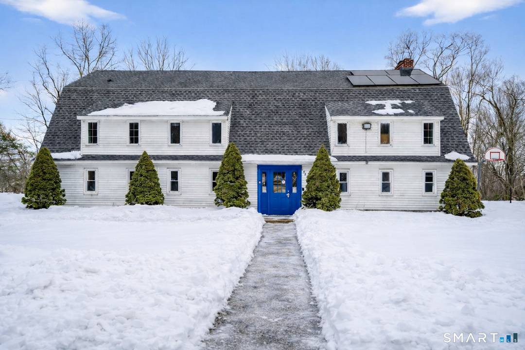 Versatile and spacious property in Griswold offering exceptional flexibility for homeowners and investors alike.