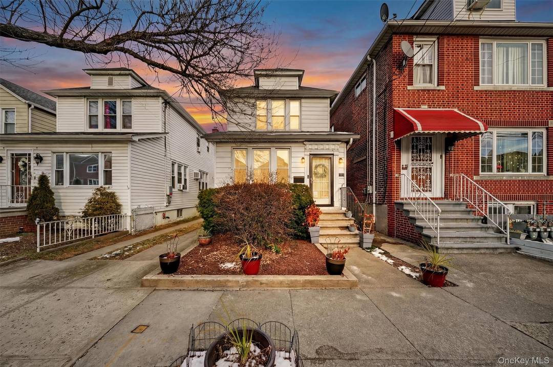 Welcome to 1850 Hone Avenue, Bronx, NY a well maintained 3 bedroom, 1.