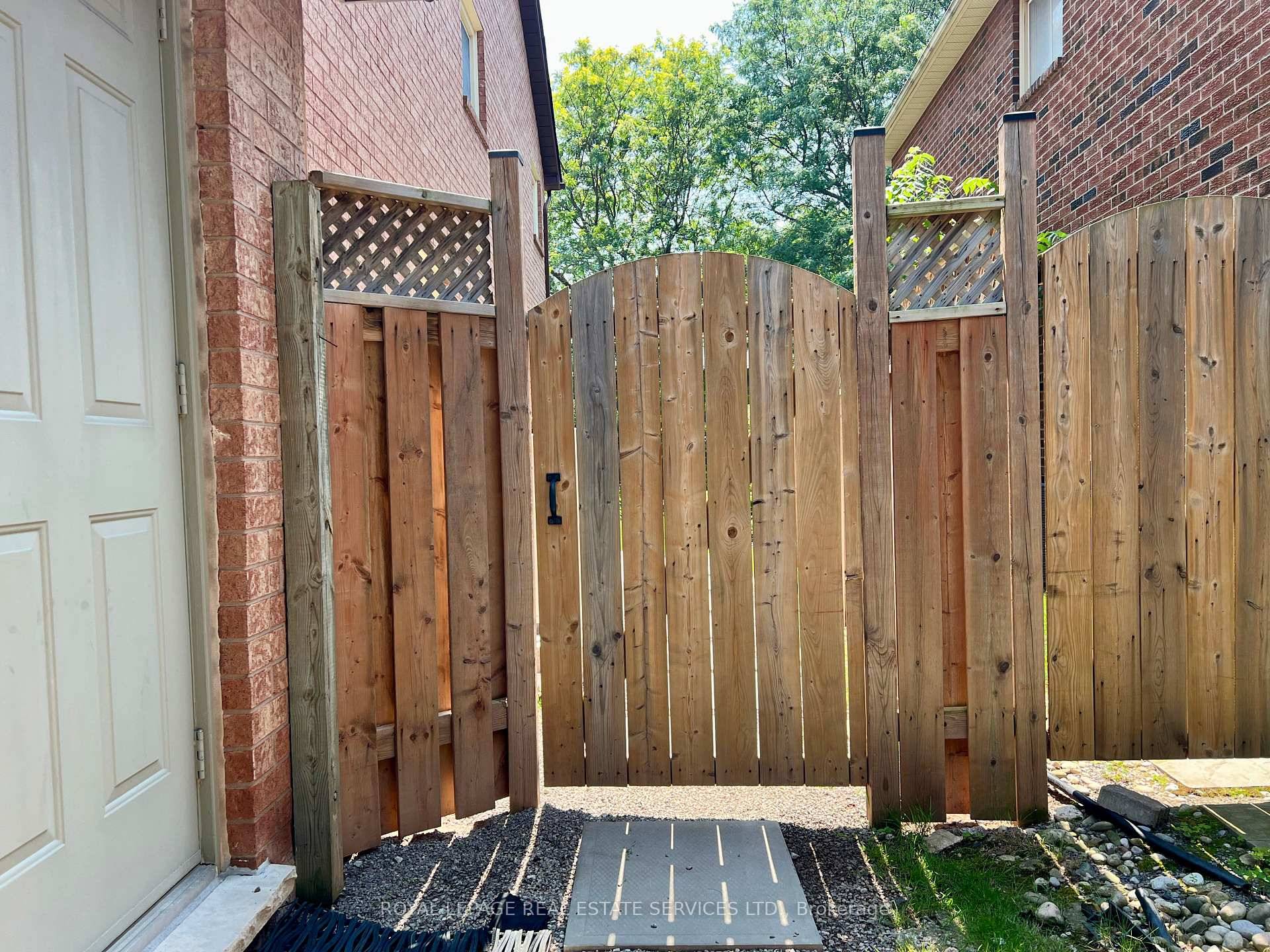 GORGEOUS Legal Basement apartment in compliance with building and safety codes, with permits from the Town of Oakville.