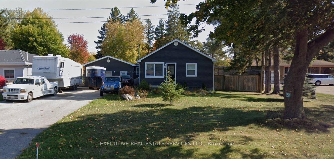 Located in the serene countryside of Guelph Eramosa, this charming property at 7913 Highway 7 offers a perfect blend of rural tranquility and convenient access to urban amenities.