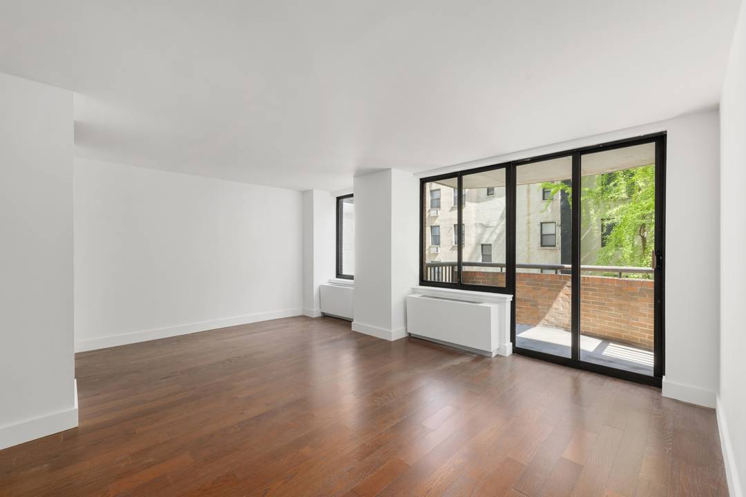 This renovated, bright all day and quiet Junior one bedroom currently shows as an alcove studio with a large balcony resides in the L'Isola Condominium, a sought after full service ...