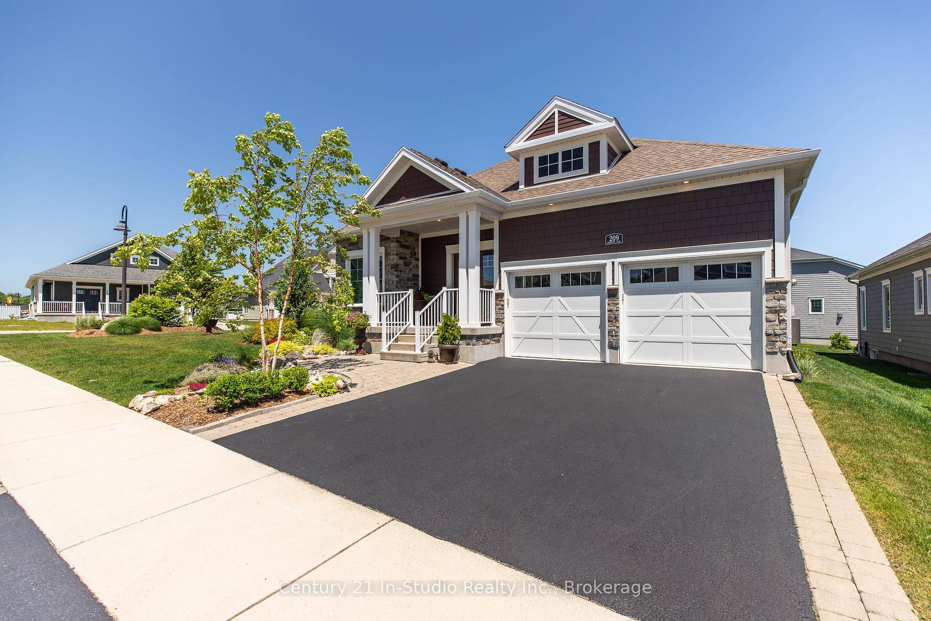 Looking For The Perfect Home In A Prime Location With Absolutely Nothing To Do But Move Right In ?