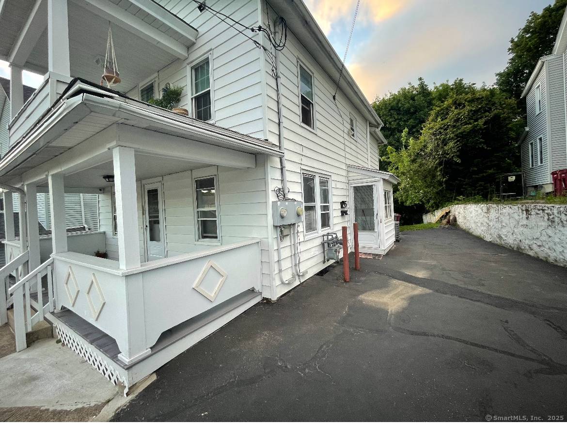A Perfect Owner Occupant Opportunity !