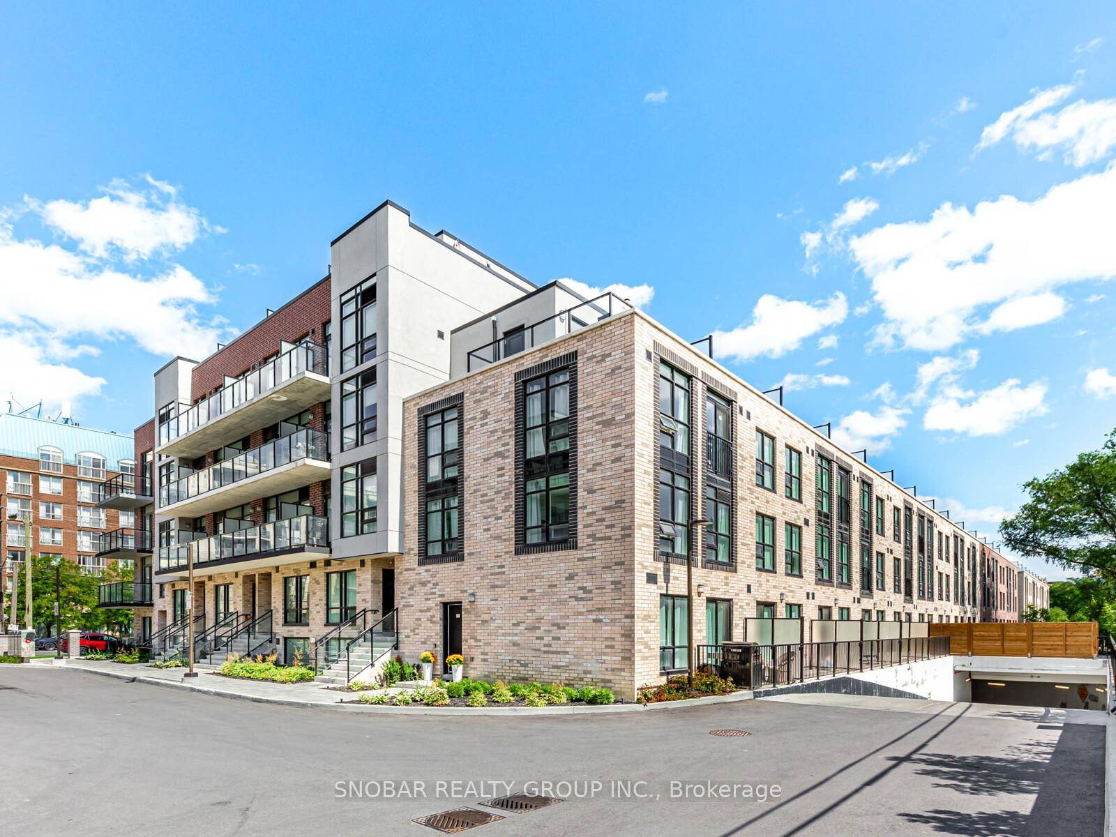 Rarely available end unit in Wilson Heights !
