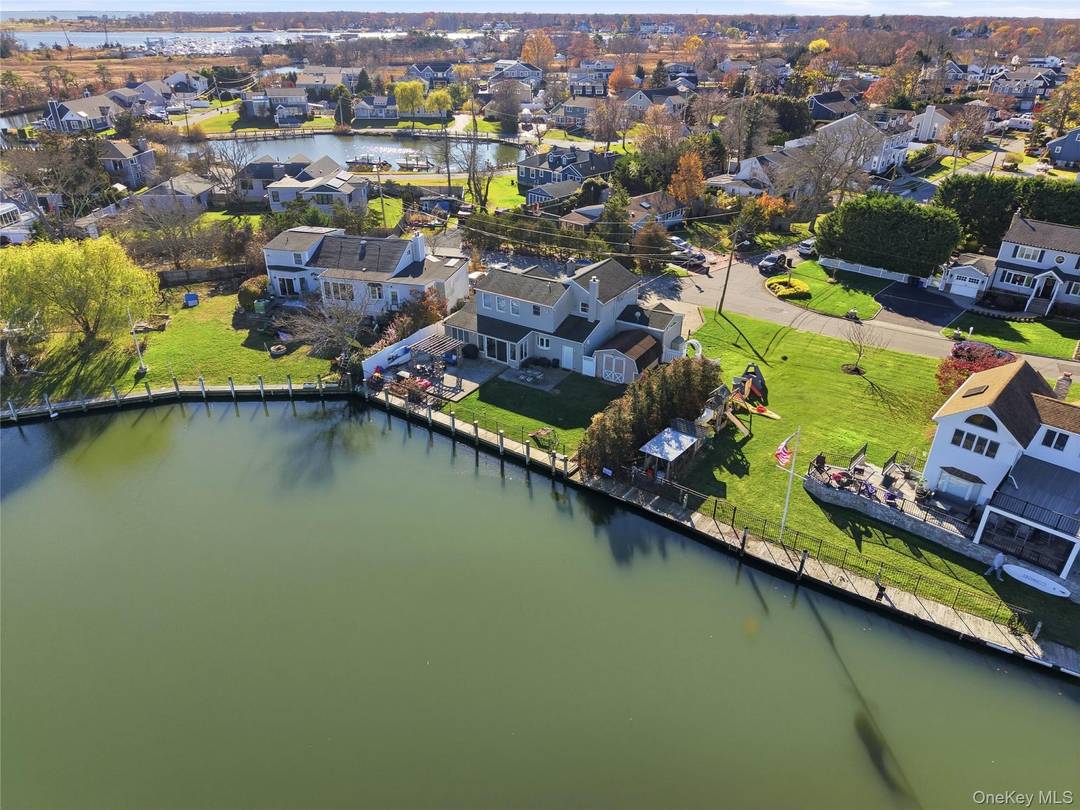 Edgewater Haven House Where Water Meets Private Reserve.