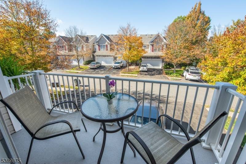 Meticulously maintained and move in ready !