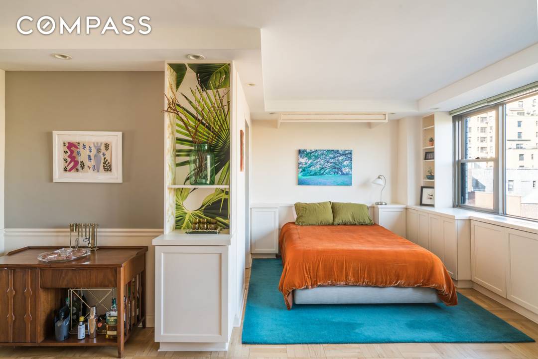 Welcome home to this bright and beautiful Alcove Studio Convertible to a Junior One Bedroom with a wall of windows overlooking Stuyvesant Square Park !