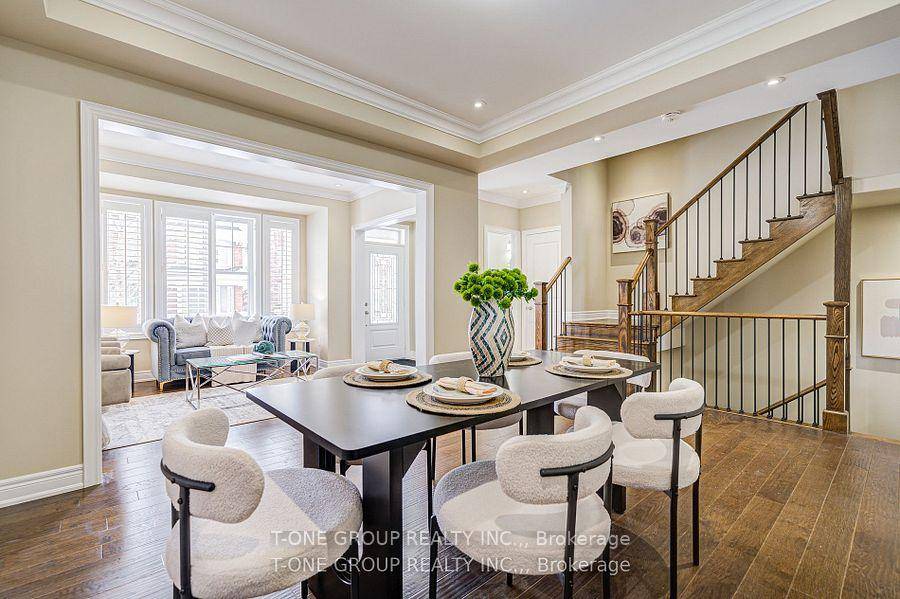 Beautiful, Upgraded From Up Bottom A Family Home In A Cornell Community.