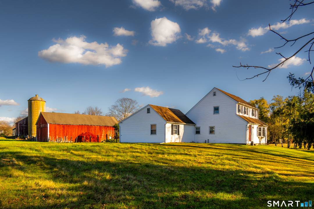 1790 Farm House on 4. 32 acres in the Merryall section of New Milford.