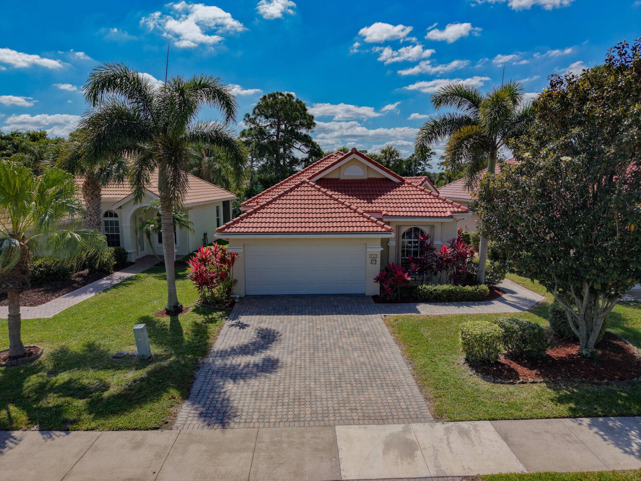 Dream Home Awaits in Saint Lucie West !