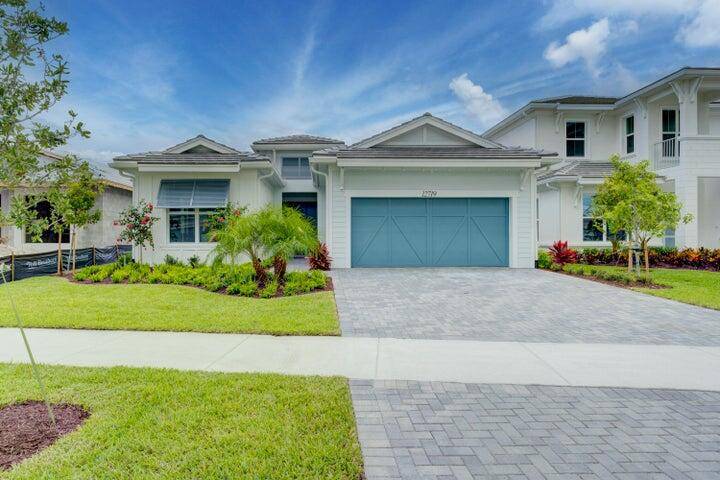 4 3 2 with water pool. 4th bedroom is a den.