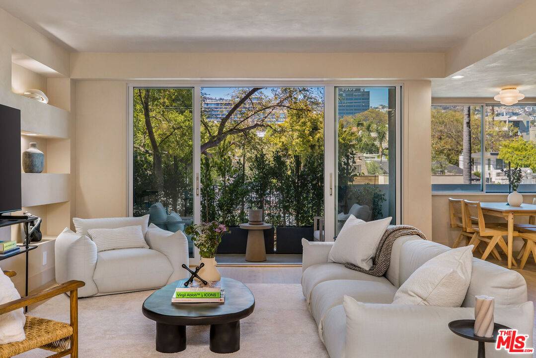 818 N Doheny Dr 2BR Sunset Strip La