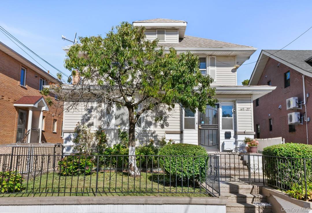 All Information, Including But Not Limited To Taxes, Lot Size, Age Of Property Are Not Guaranteed Nor Verified And Should Be Independently Verified.