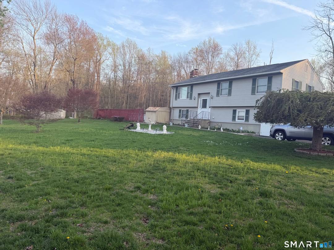 Extremely well cared for home Shows like a new home !