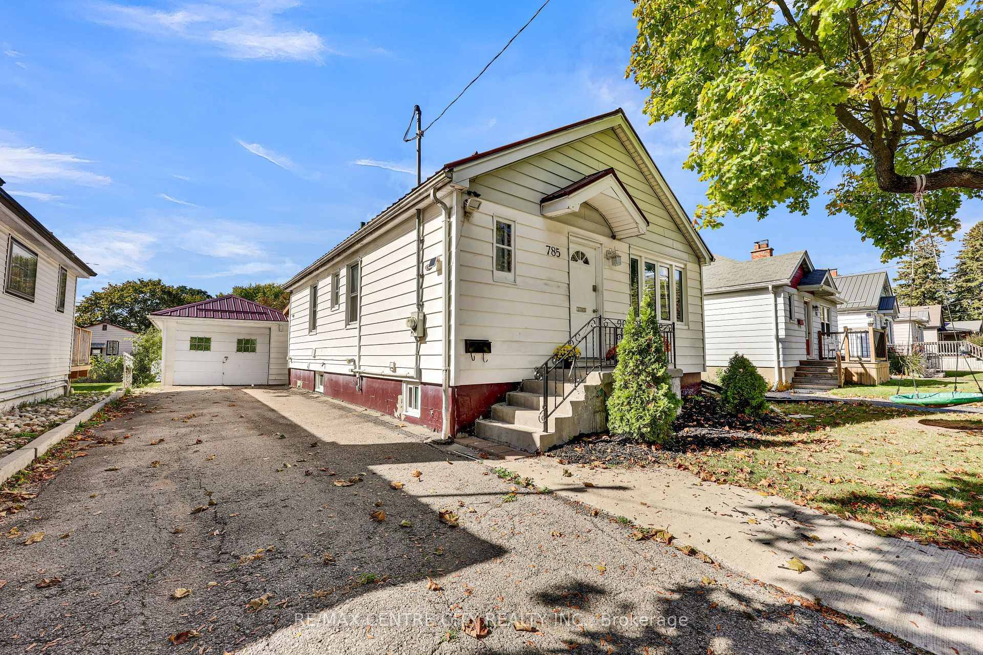 Perfect Starter home for first time home buyers looking to step into the market with a mortgage helper !