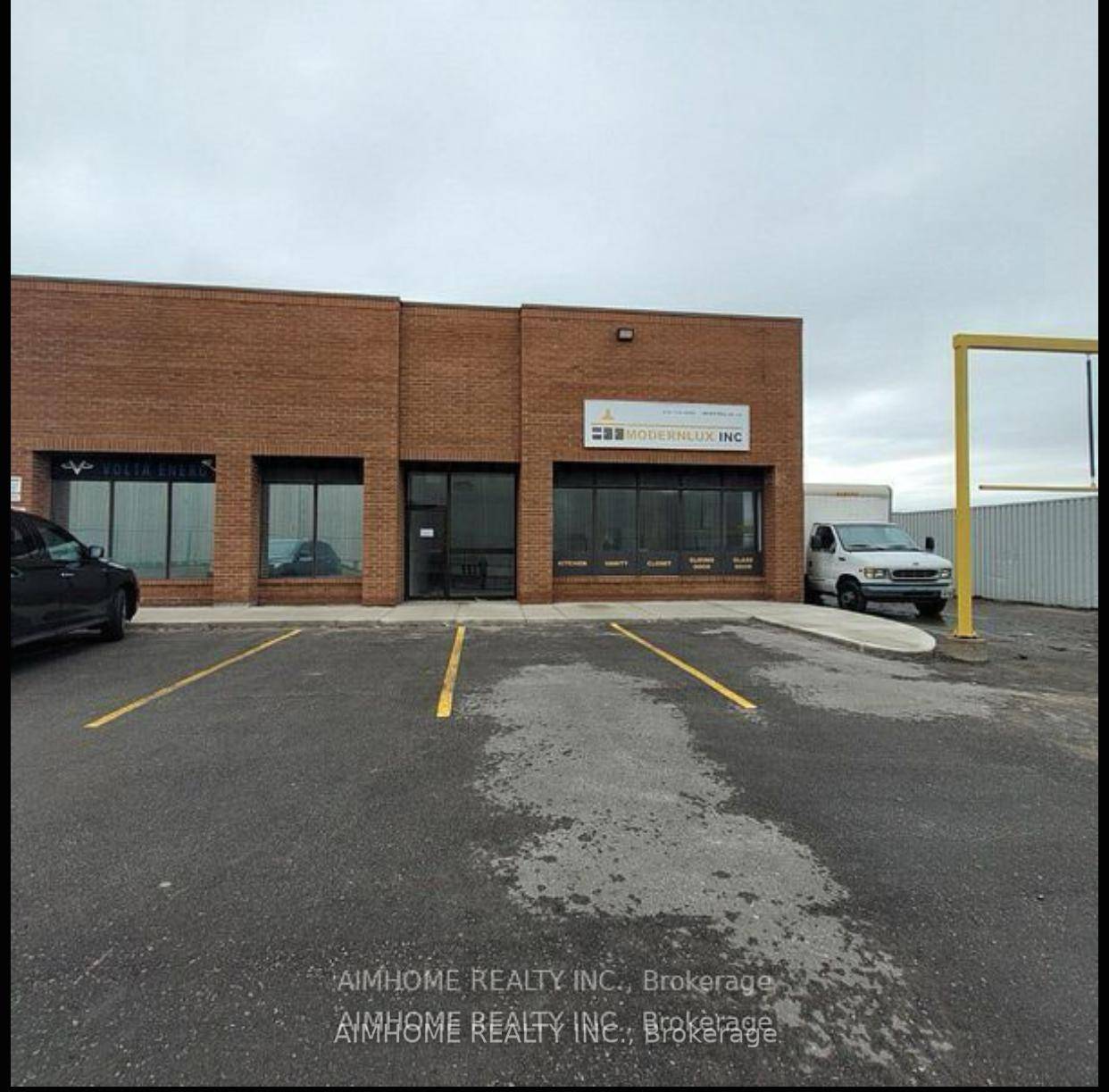 Rare Industrial Warehouse Offering In Size amp ; Price in Toronto East.