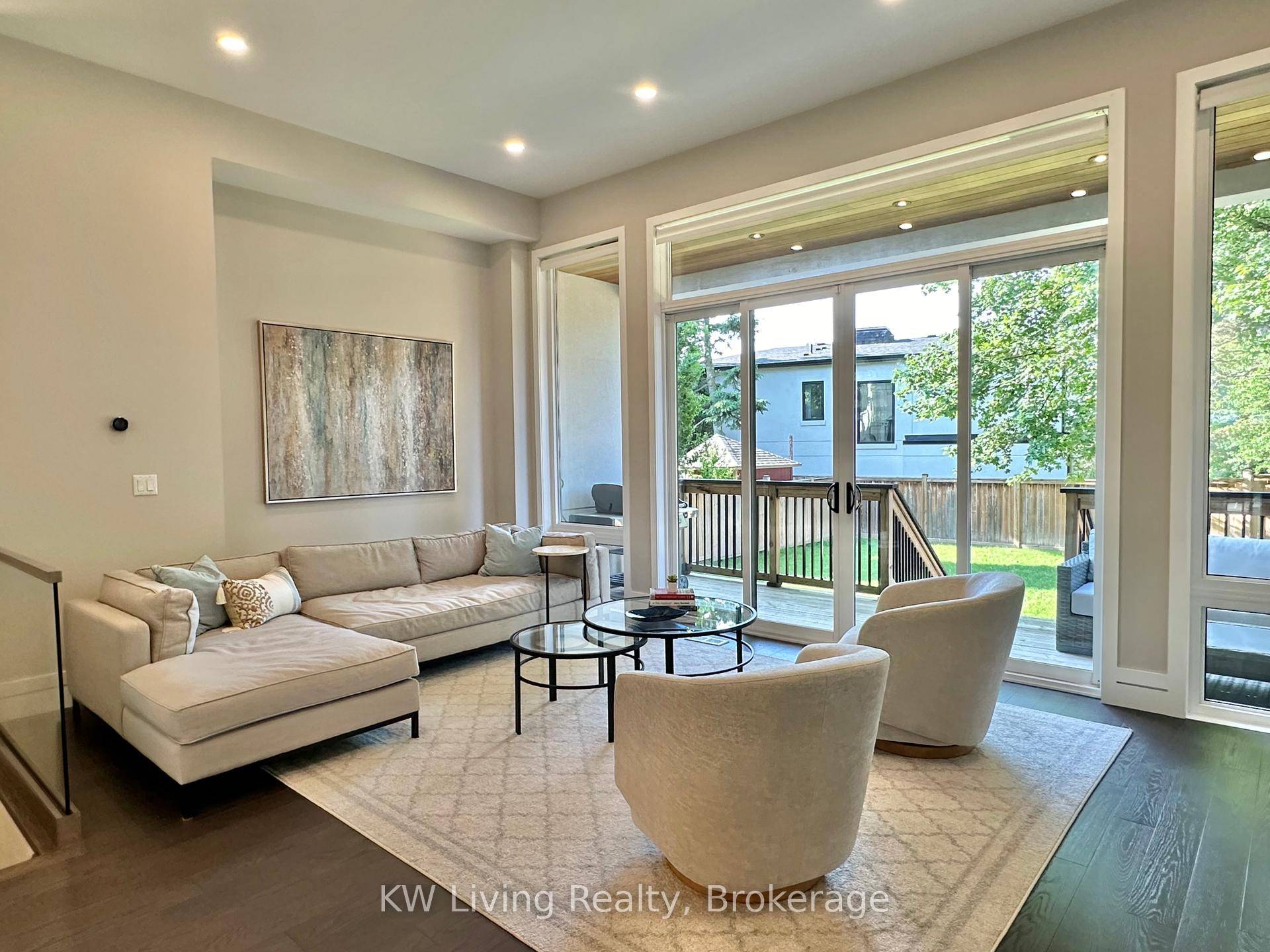 One Of A Kind Urban Oasis In The Heart of The City.