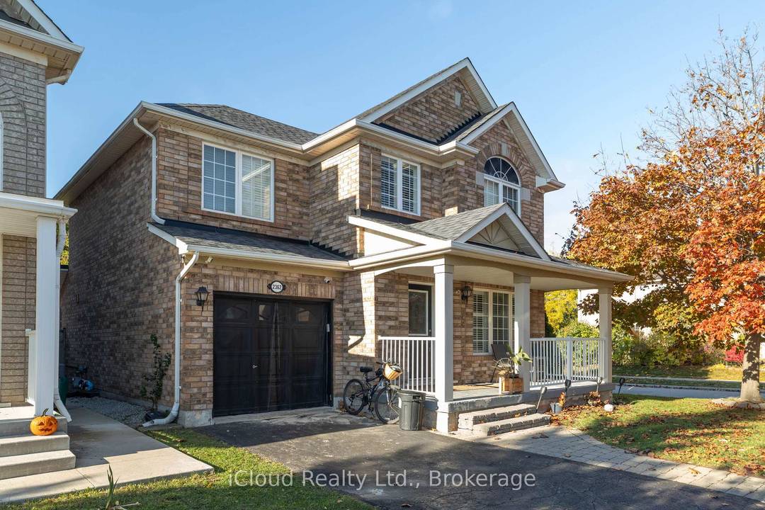 W E L C O M E to this furnished 2 bdrm suite in the heart of West Oak Trails, one of Oakville's most desired and strategically located neighbourhood.