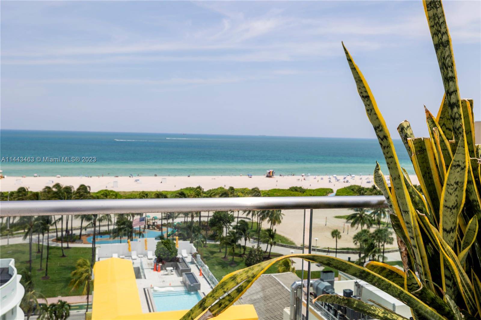 Perfect Location ! 1 block from the beach, with a new pool surrounded by panoramic beach and city view.