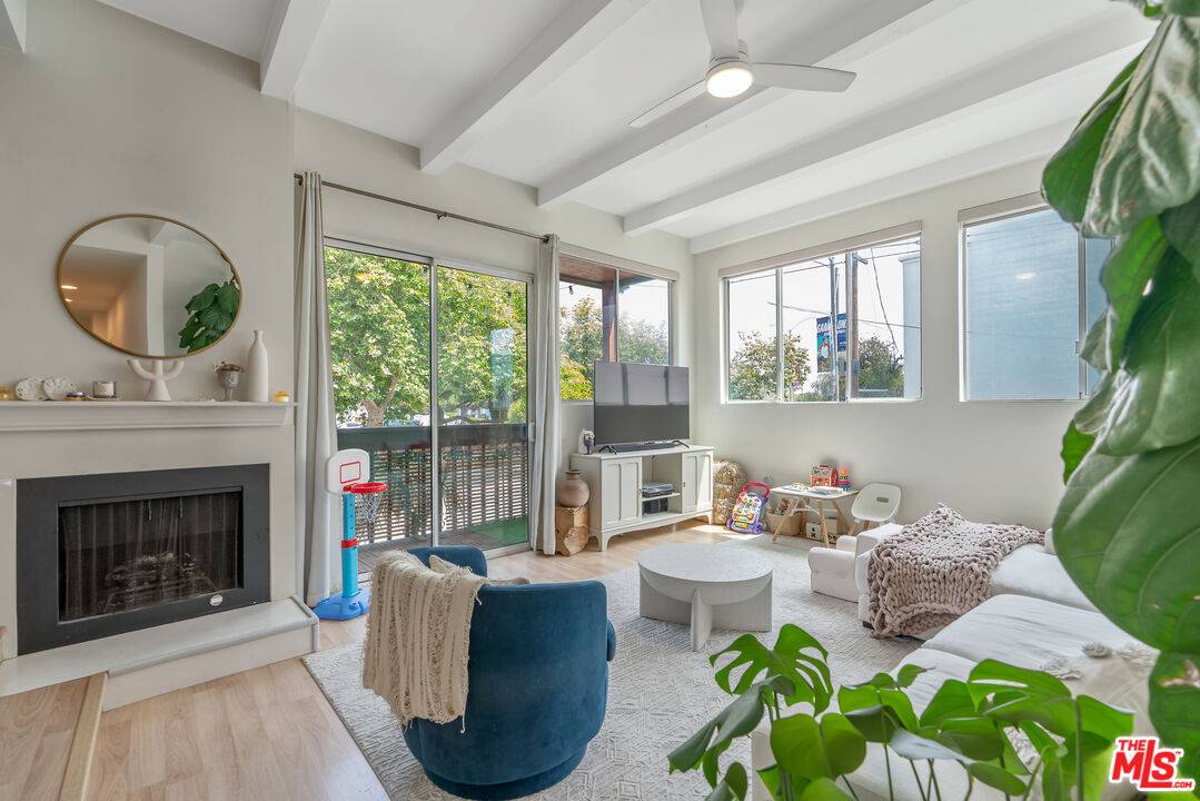 100  S Venice Blvd 2BR Marina Del Rey La