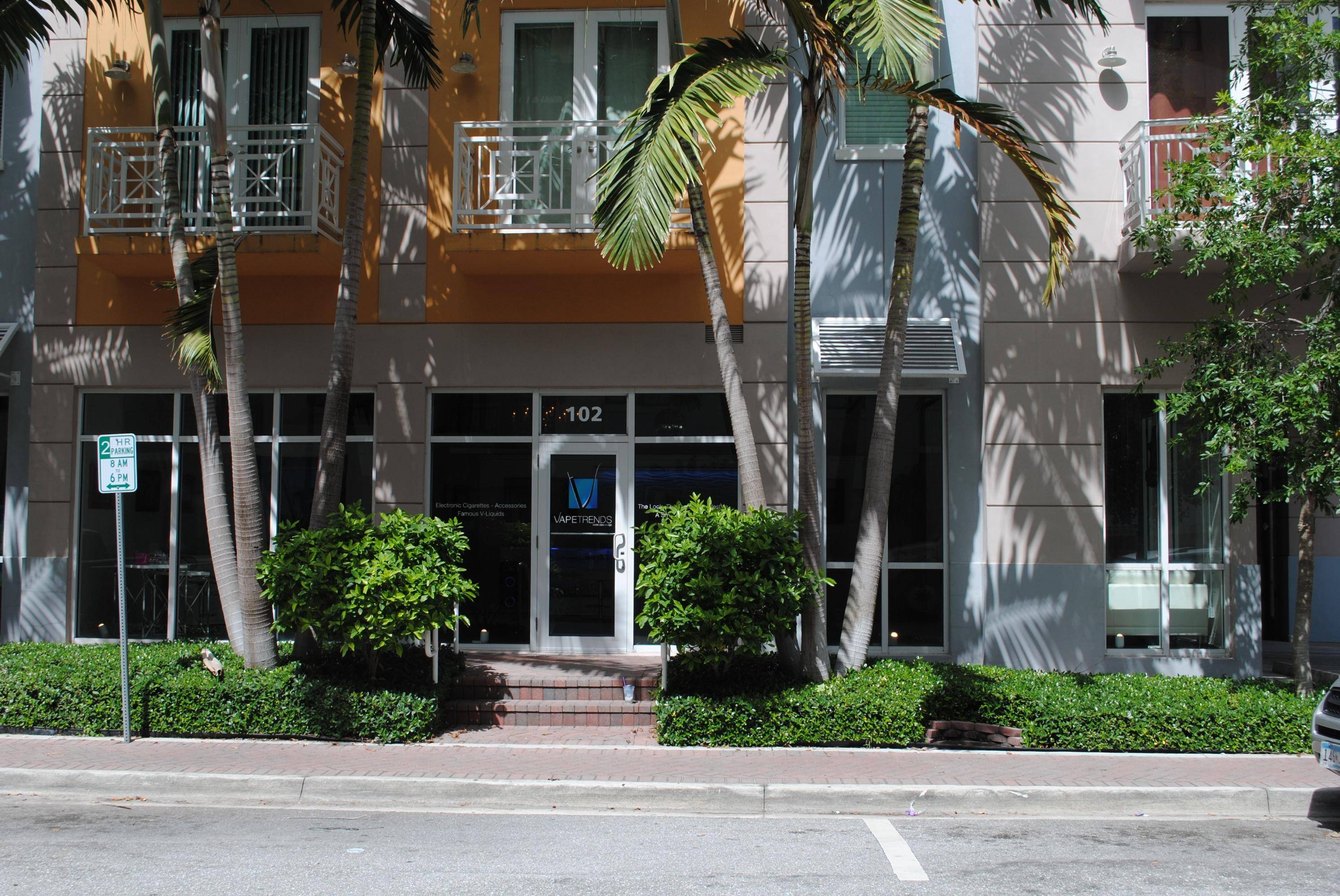 This Delray Beach, Florida, commercial retail office space is approximately 1, 200 square feet.
