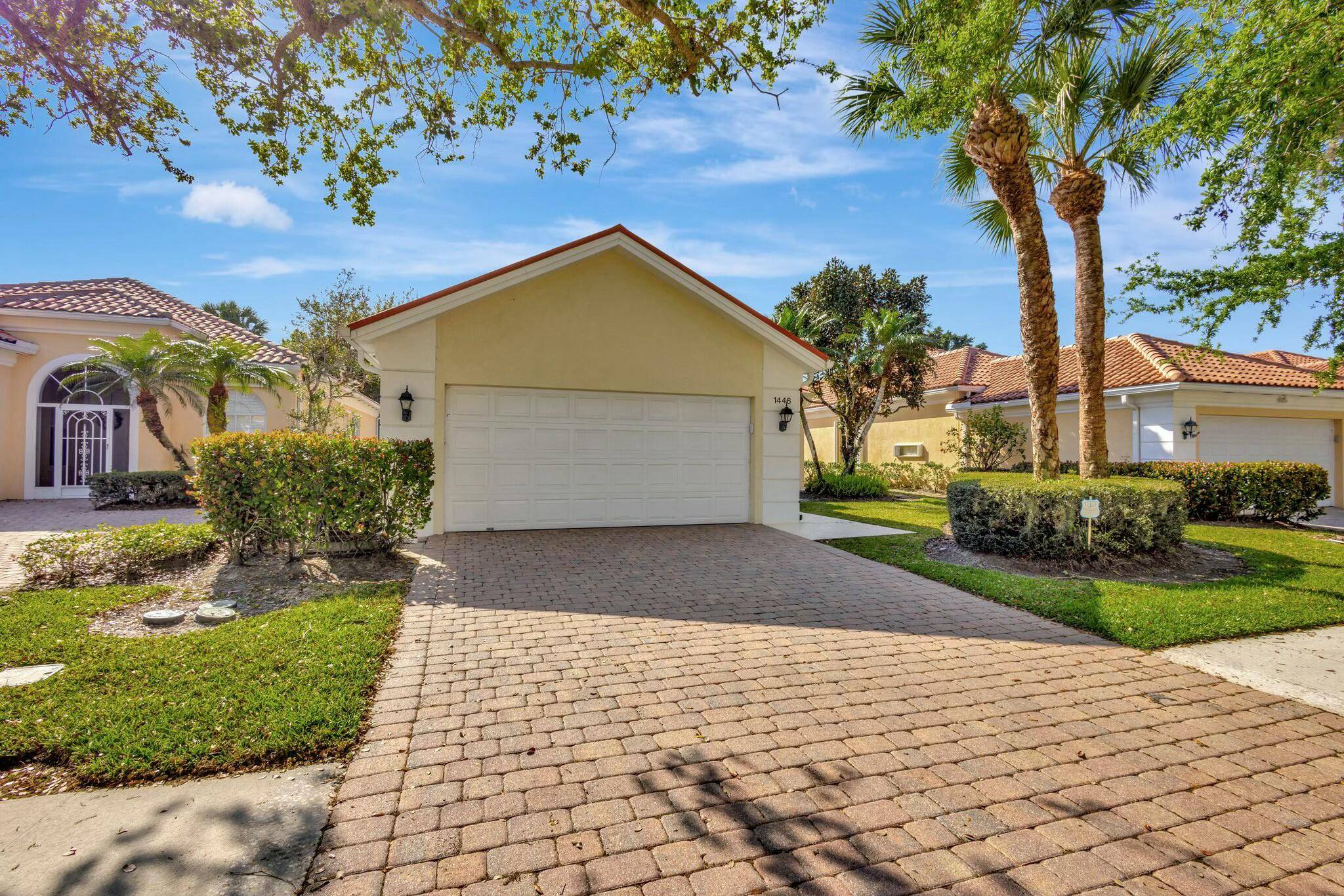 Absolutely gorgeous, completely renovated, golf course home in the Florida Club.