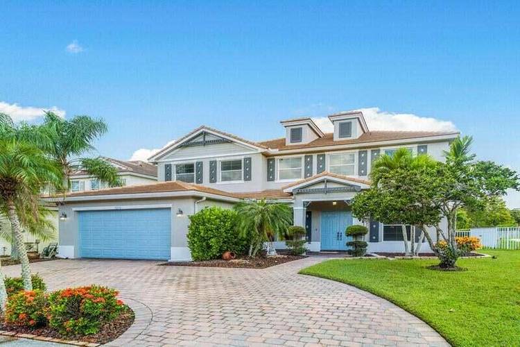 Check out this gorgeous 5 bedroom, 3 bathroom home, available July 4th !
