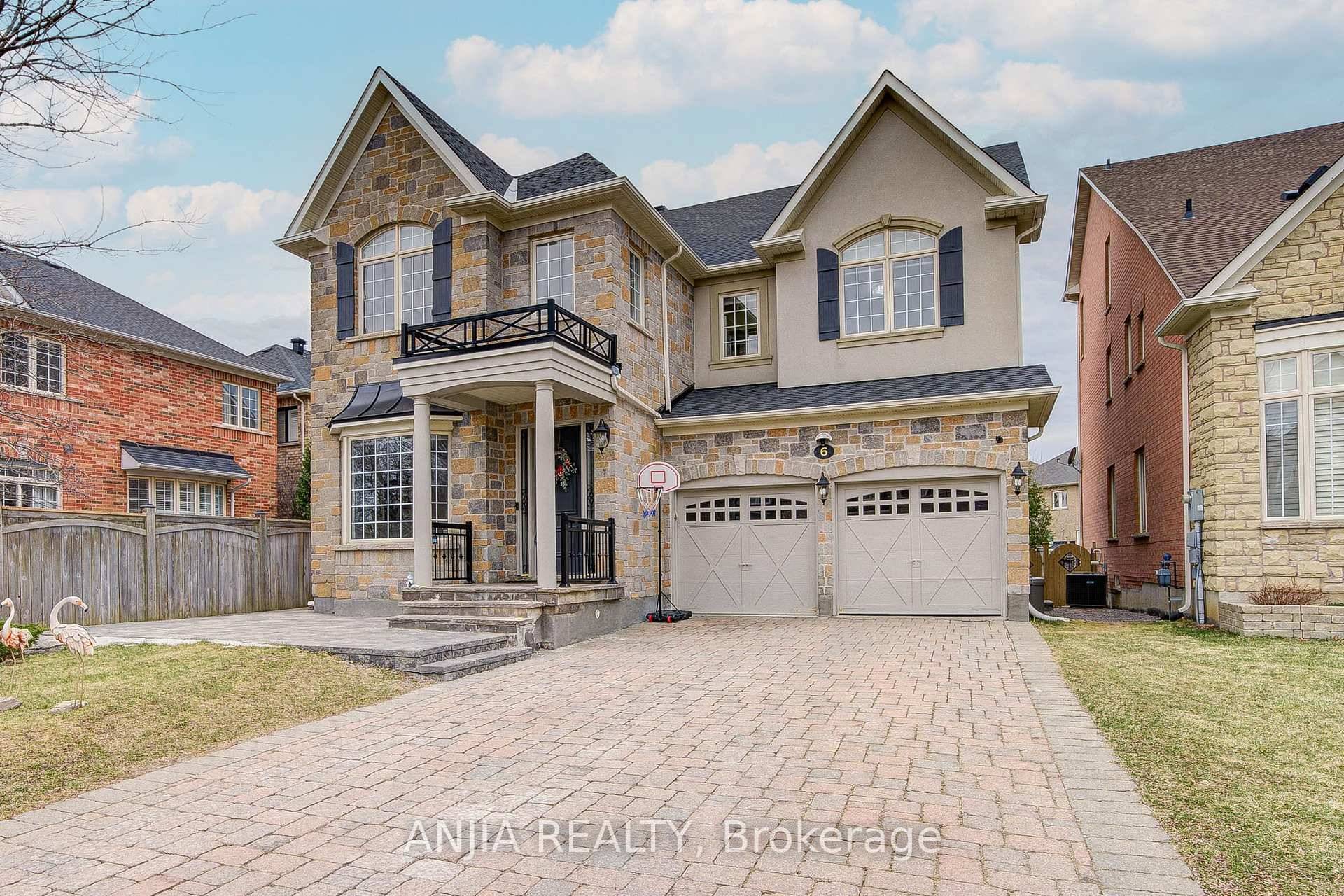 Beautifully Upgraded 4 3 Bedroom, 5 Bathroom Detached Home In Prestigious Oak Ridges.
