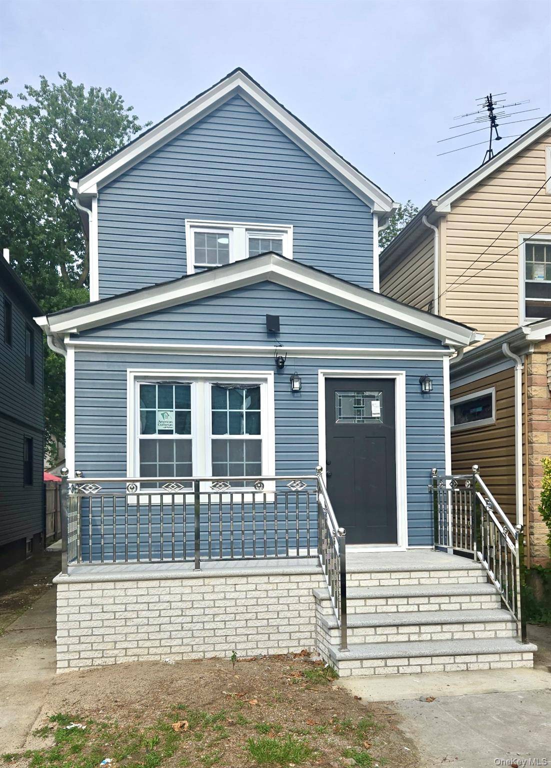 Welcome to this Charming Renovated Colonial Near Linden blvd !