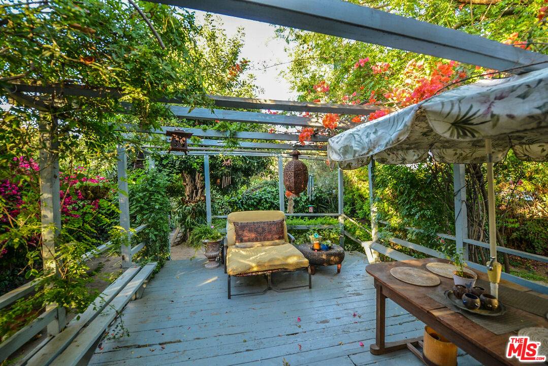 3538   Greenfield Ave 3BR La