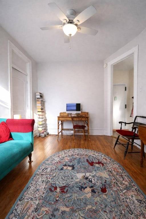 Sunny Top Floor 1BR Prime Morningside Heights Location Low MaintenanceThis charming one bedroom apartment sits steps away from the Manhattan School of Music and a few blocks from Barnard College ...