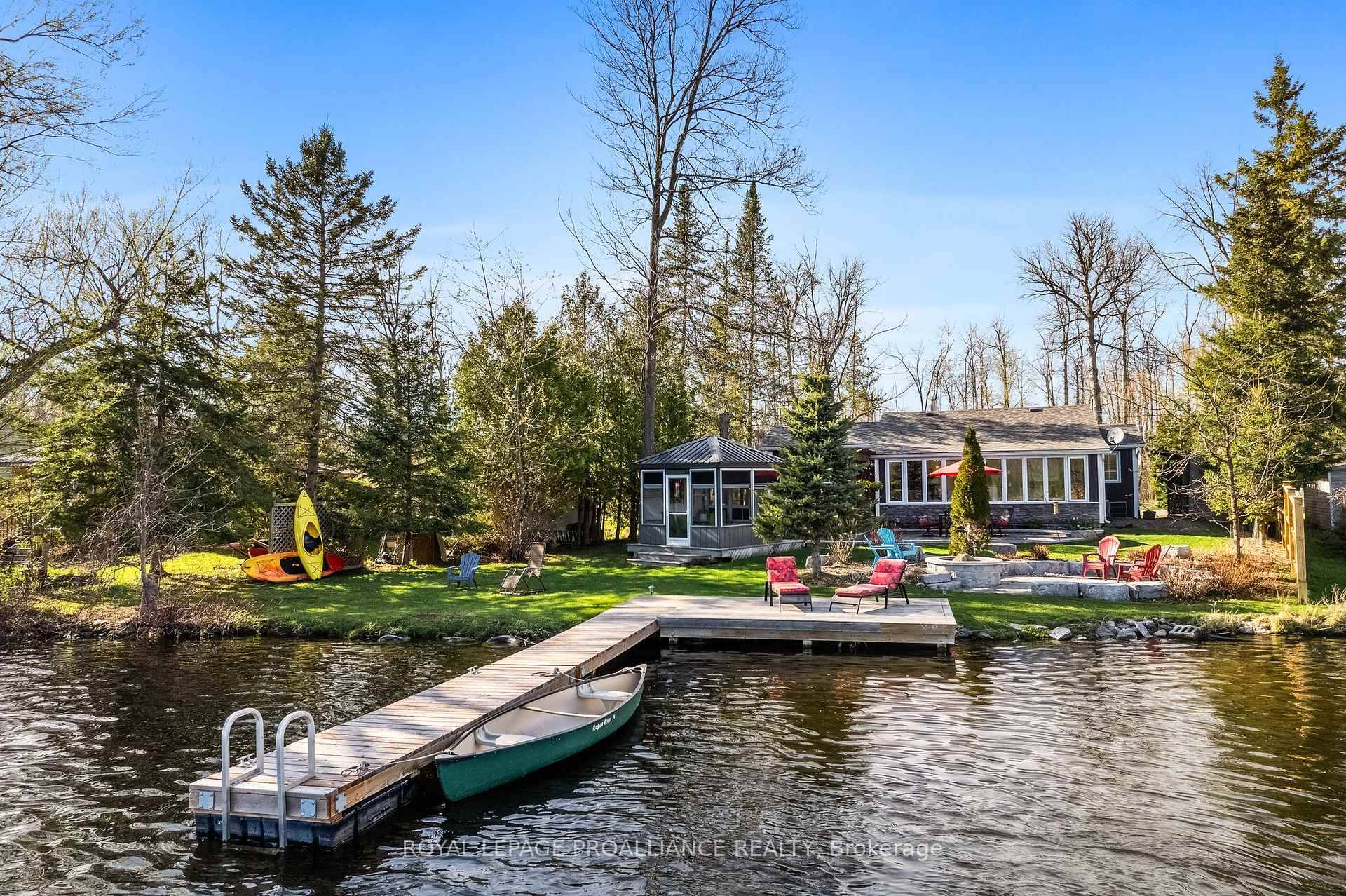 Waterfront Paradise on the Trent Severn Waterway !