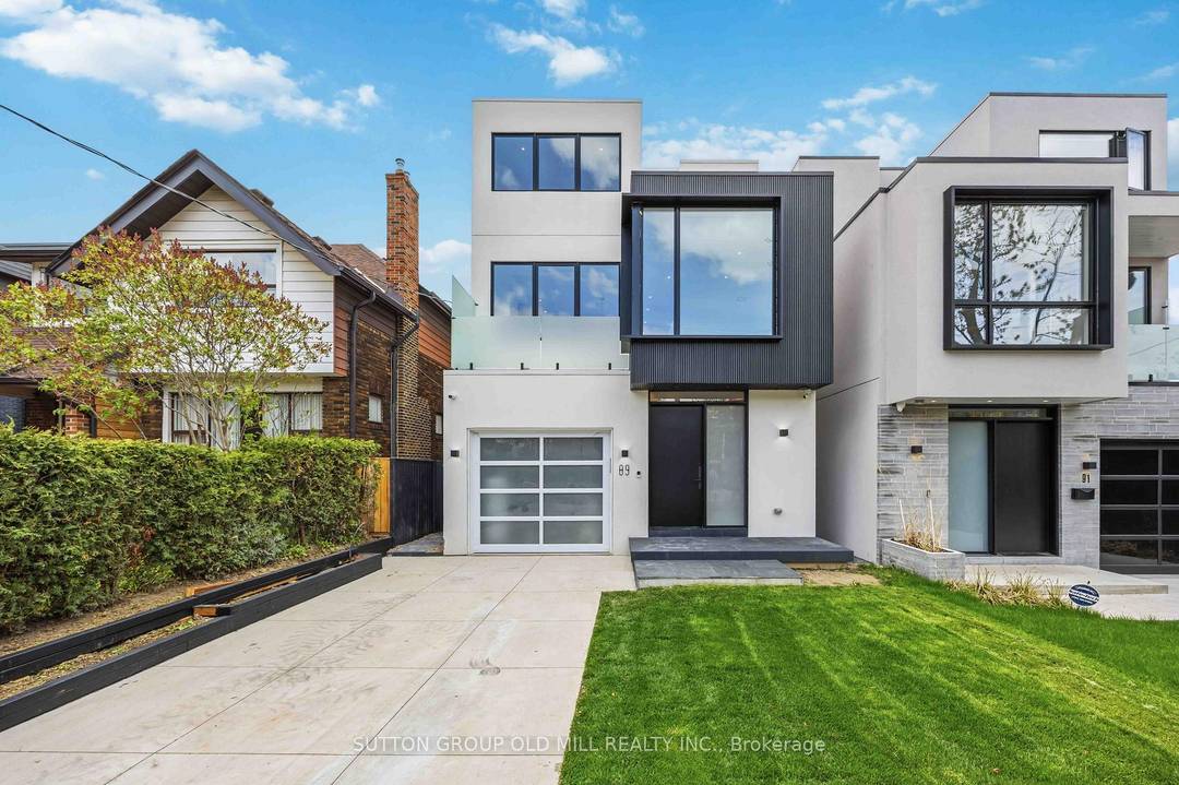 Spectacular new construction with panoramic views from all levels.