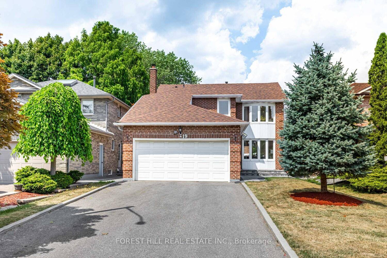 RECENTLY RENO'D amp ; UPDATED 2017 2024 RECENTLY SPENT OVER 150K Hidden Gem amp ; Timeless Curb Appeal RARE FIND This stunning executive family home is situated on child safe ...