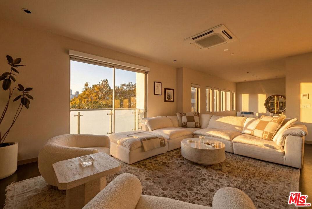 928  N Croft Ave 3BR Sunset Strip La