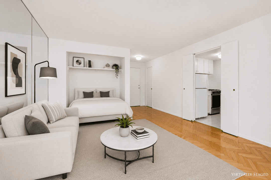 Residence 17O at 106 Central Park South offers a rare opportunity to own a high floor studio in an exceptional location, directly across from Central Park.