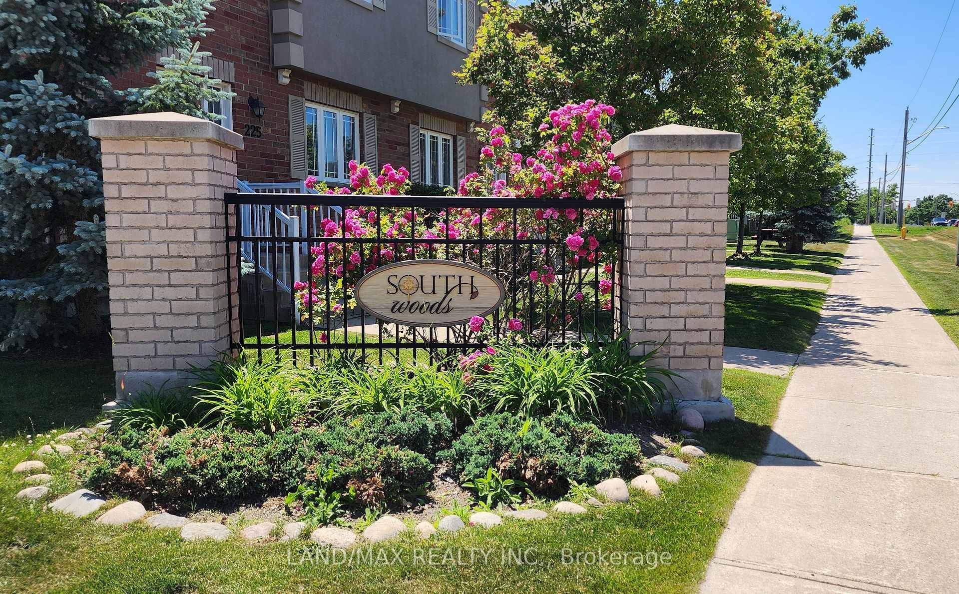 Welcome To This Fantastic Property At 43 227 Harvie Blvd, Built In 2013 And Boasting A Truly Fantastic Floor Plan.