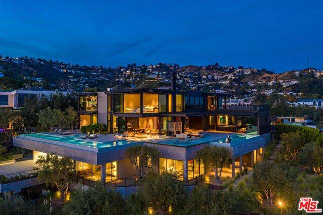 1301   Collingwood Pl Sunset Strip LA