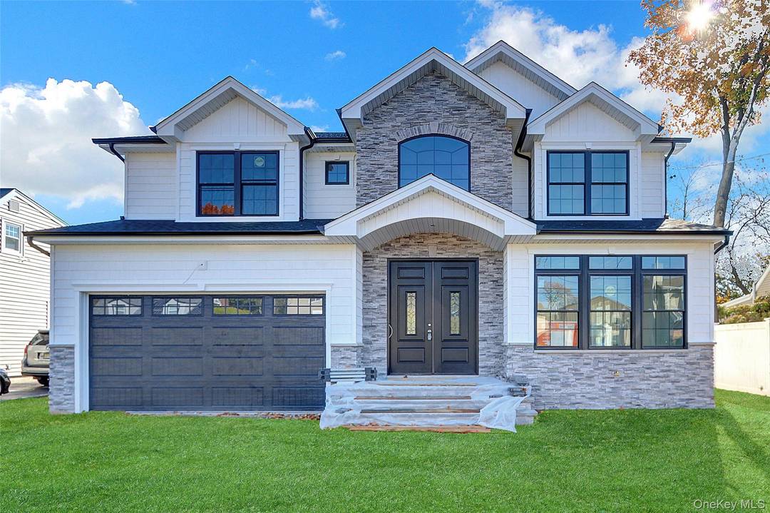 Brand New Construction 5 Bed 3 Bath 3, 030 Sq Ft This stunning new build will offer 5 spacious bedrooms, 3 full baths, and over 3, 000 sq ft of ...