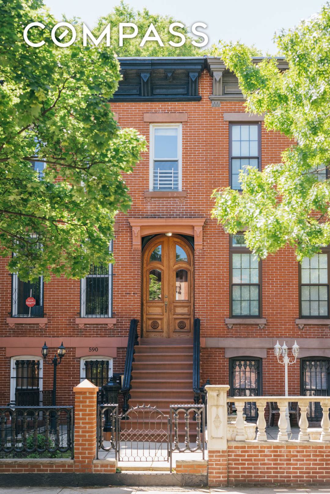 Exceptional Brooklyn Brownstone Living w South Facing Garden Live or generate income, 590 Monroe St is Positioned on a picturesque stretch of Monroe Street between Lewis and Stuyvesant Avenues, this ...